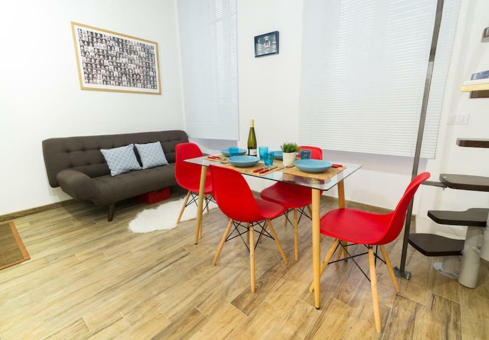 Miniloft Rosso - Mini-Loft Sanremo Centro. Wifi & Aria Condizionata Apartment Luaran gambar
